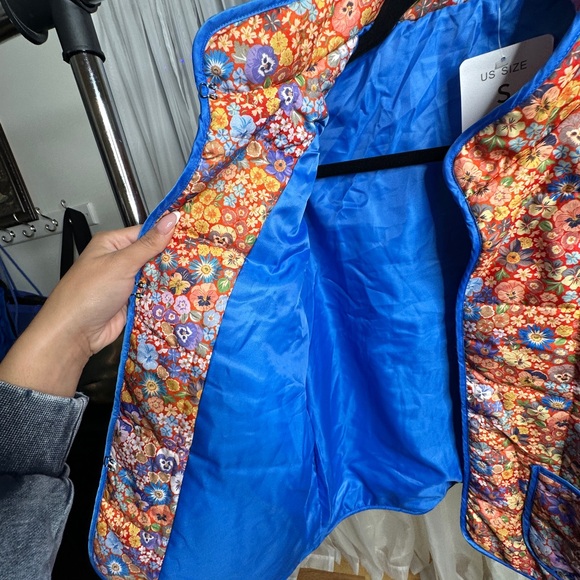 Colorful Floral Quilted Jacket - Picture 4 of 5